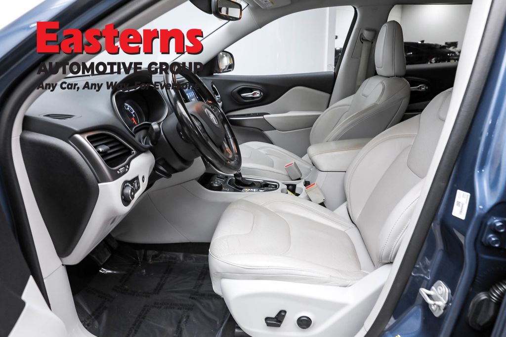 Used 2020 Blue Jeep Limited image 14