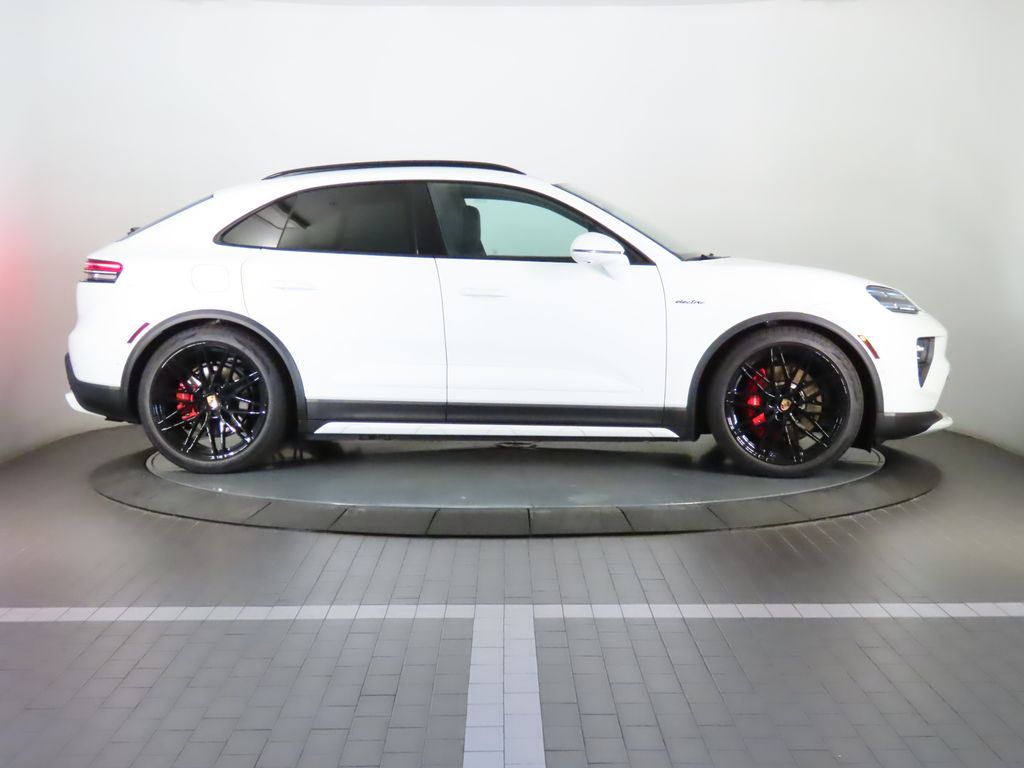 Thumbnail: 2025 Porsche Macan - 8