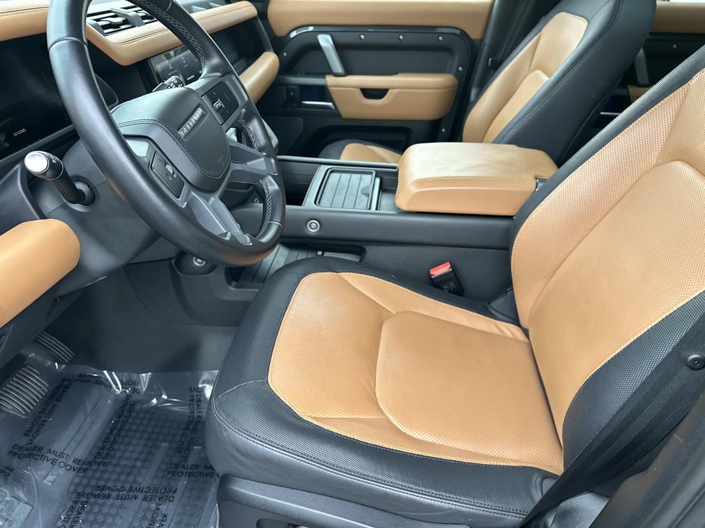 Thumbnail: 2023 Land Rover Defender - 29