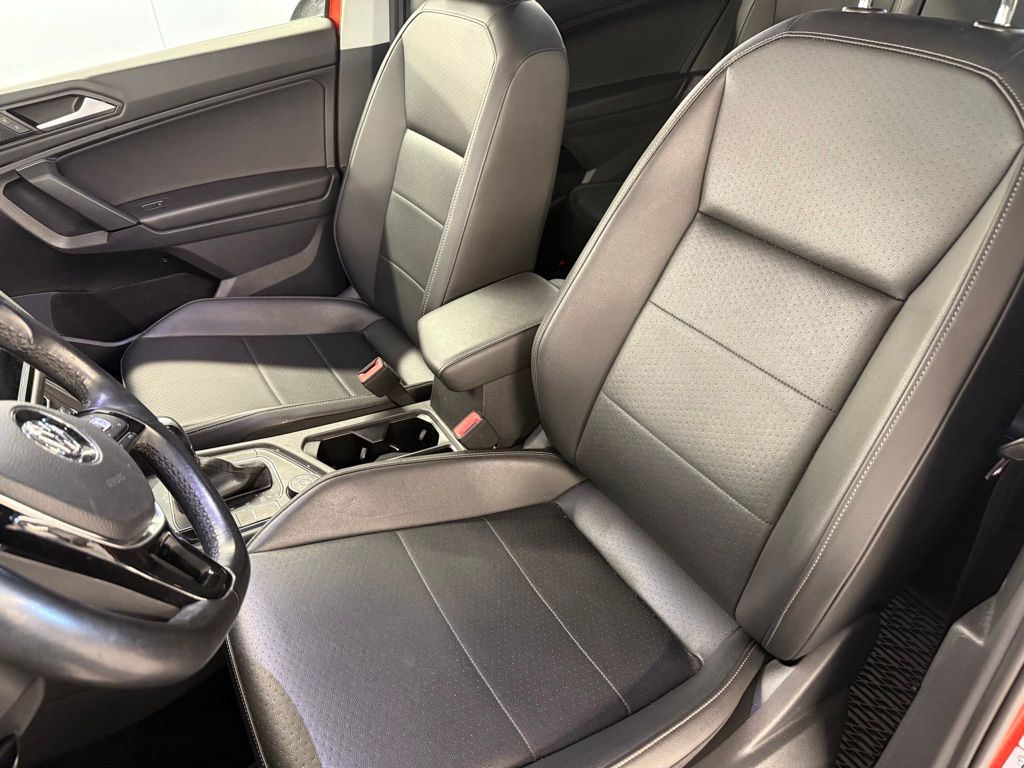 Thumbnail: 2019 Volkswagen Tiguan - 4