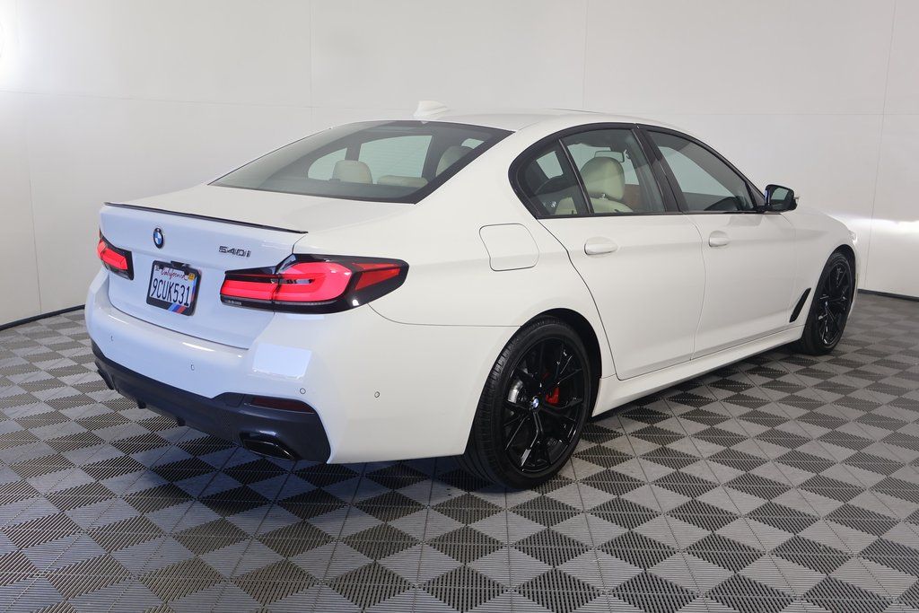 Thumbnail: 2023 BMW 5 Series - 4