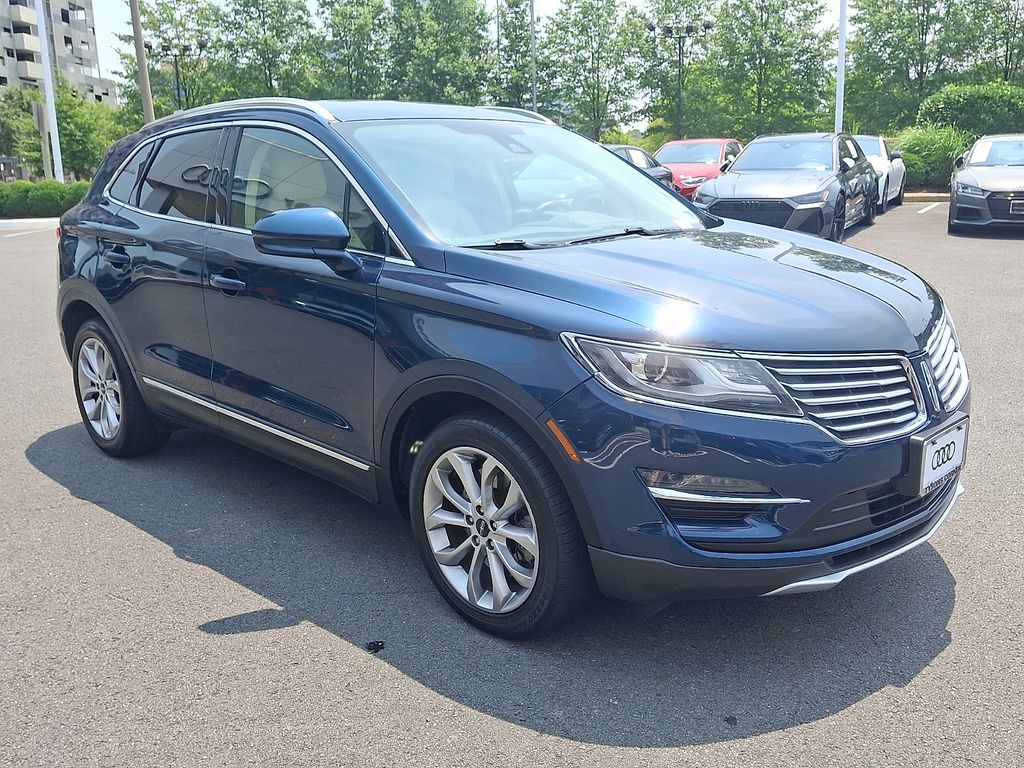 Thumbnail: 2015 Lincoln MKC - 3
