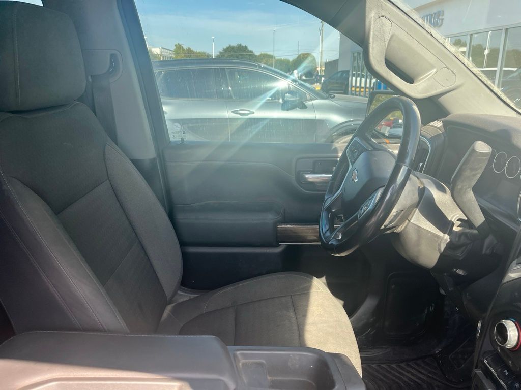 Thumbnail: 2019 Chevrolet Silverado 1500 - 4