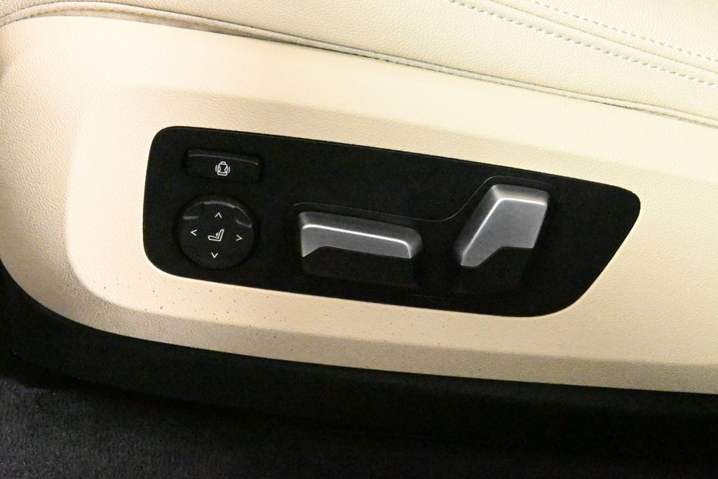 Thumbnail: 2021 BMW X5 - 27