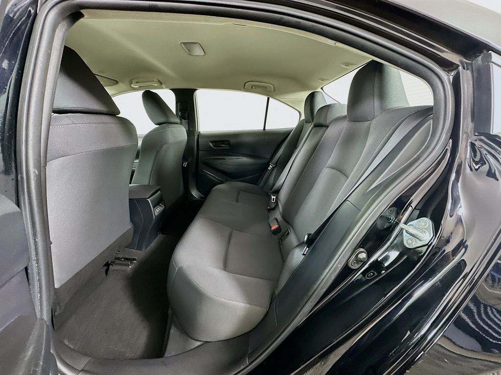 2023 Toyota Corolla LE 23