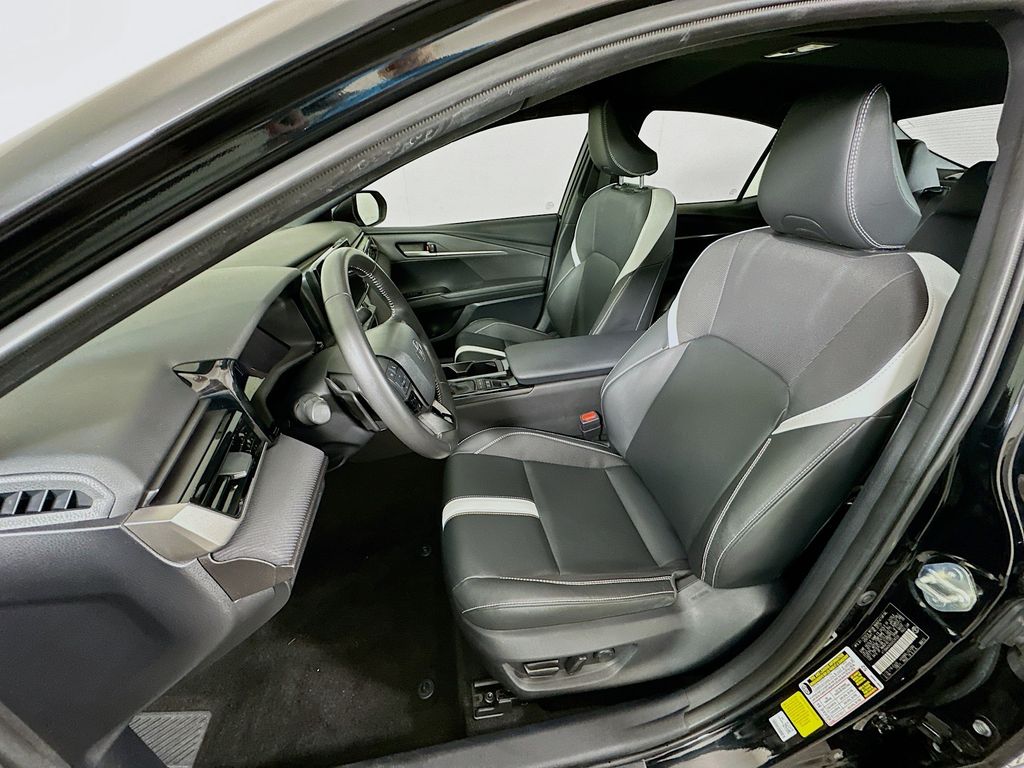 Thumbnail: 2025 Toyota Camry - 21