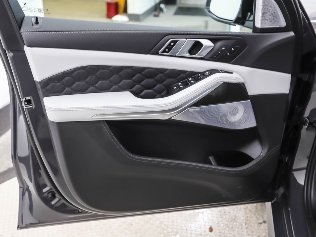 Thumbnail: 2026 BMW X5 - 8