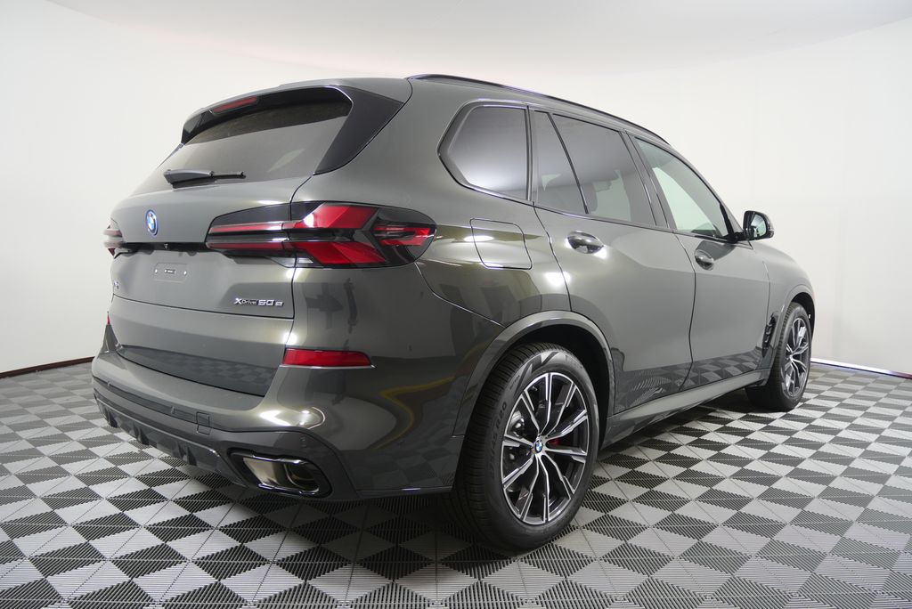 Thumbnail: 2026 BMW X5 - 4