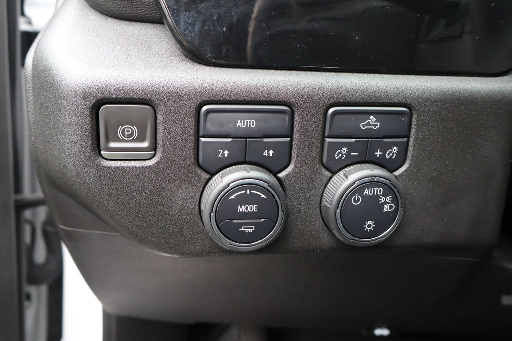 2023 Chevrolet Silverado 1500 LT 18