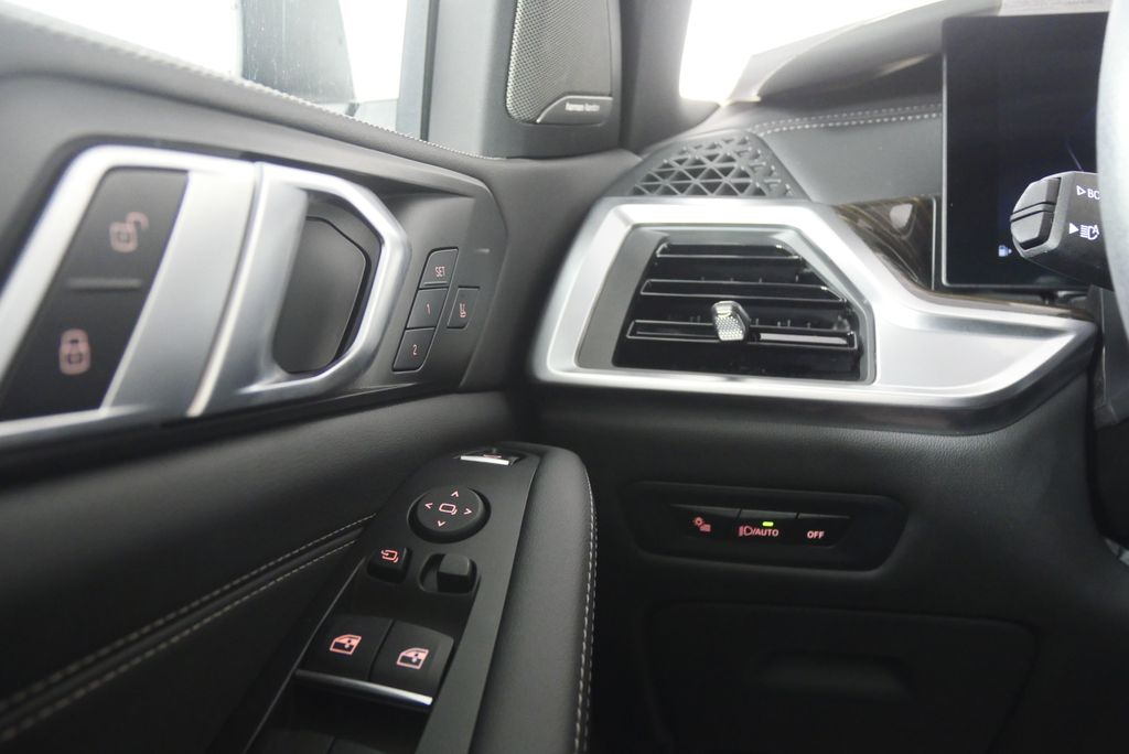 Thumbnail: 2025 BMW X5 - 18