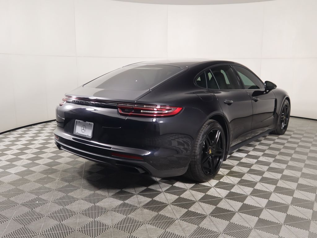 Thumbnail: 2019 Porsche Panamera - 5