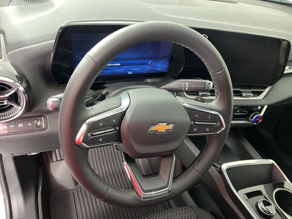 Thumbnail: 2026 Chevrolet Equinox - 24