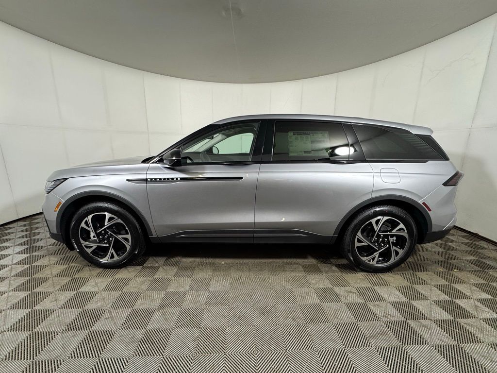 View vehicle photo 2