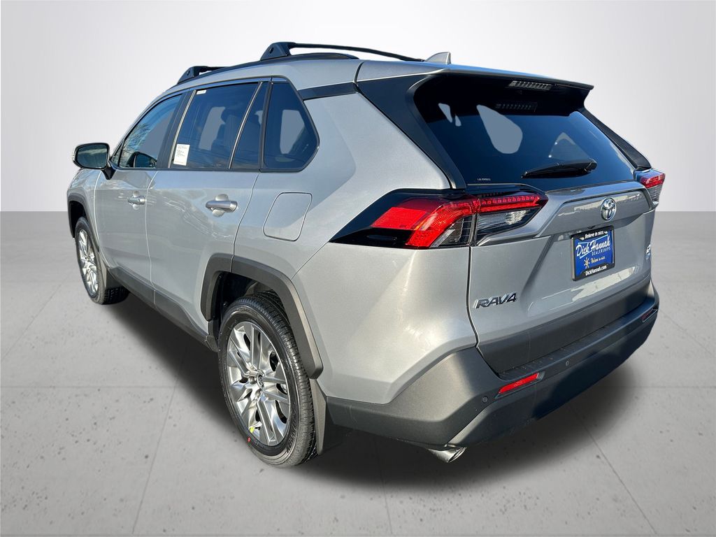 2025 Toyota RAV4 XLE Premium