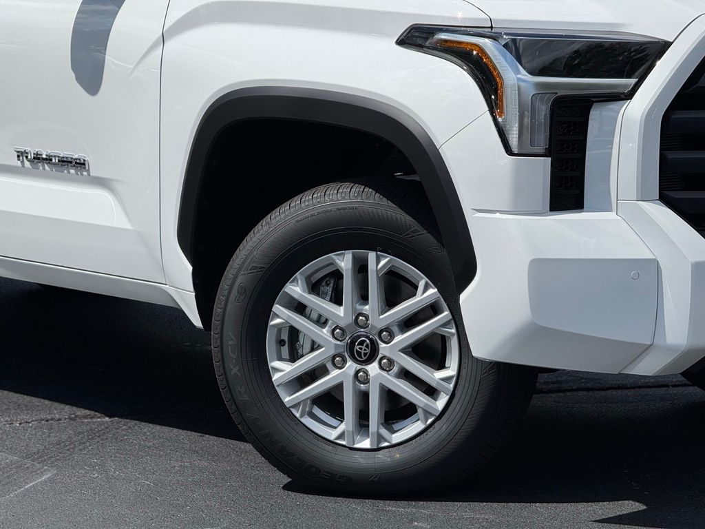 2026 Toyota Tundra SR5 CrewMax photo 3