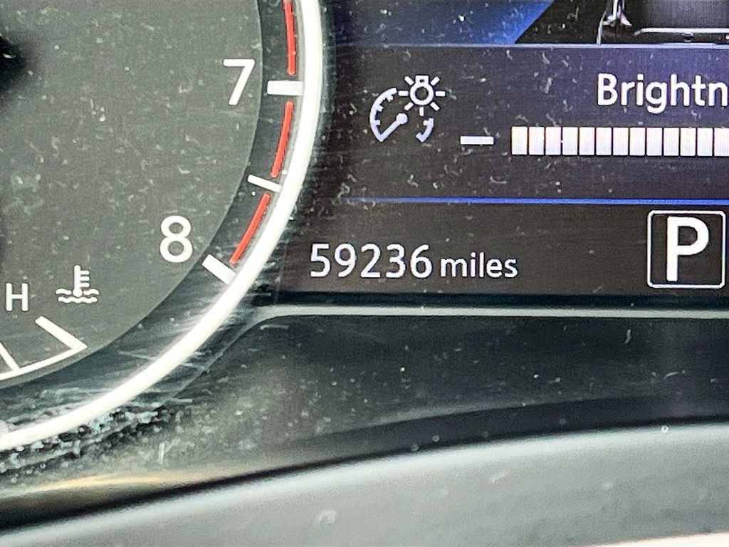 Used 2017 Gray Nissan SL image 12