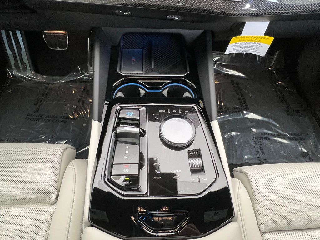 2025 BMW i5 M60 12