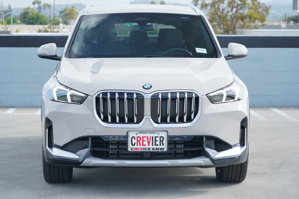 Thumbnail: 2027 BMW X1 - 2