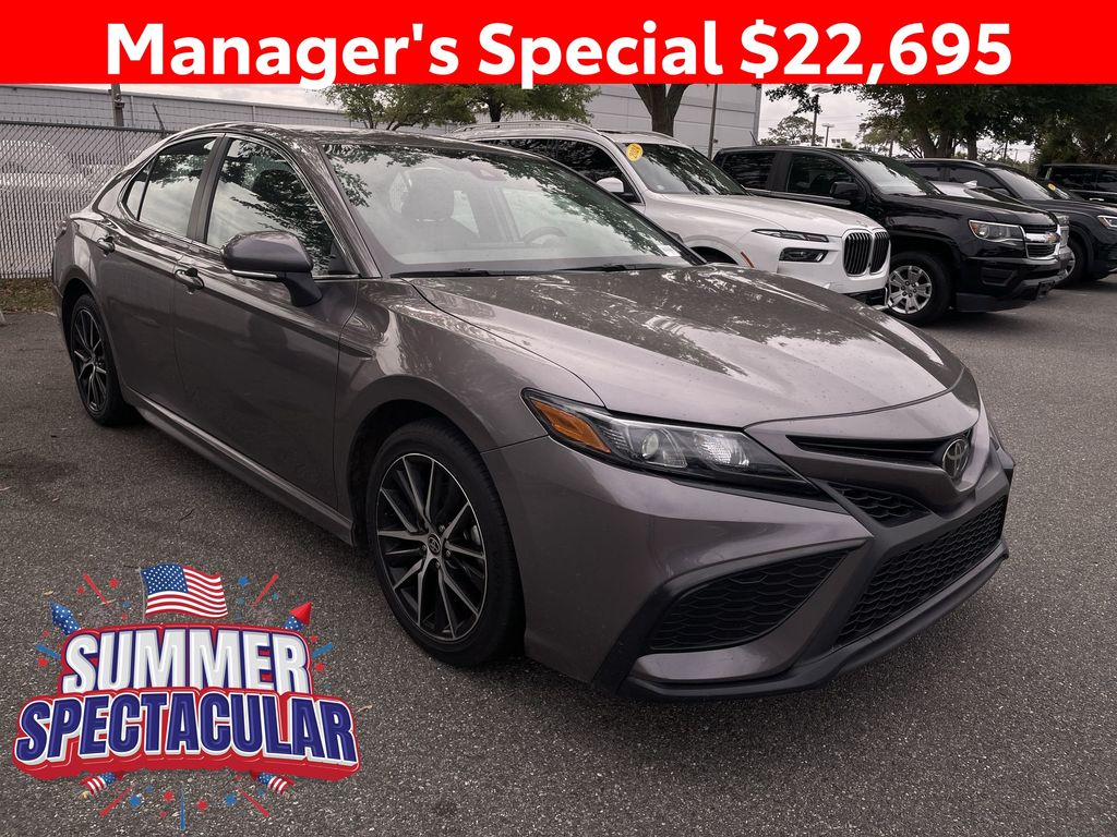 2024 Toyota Camry SE FWD