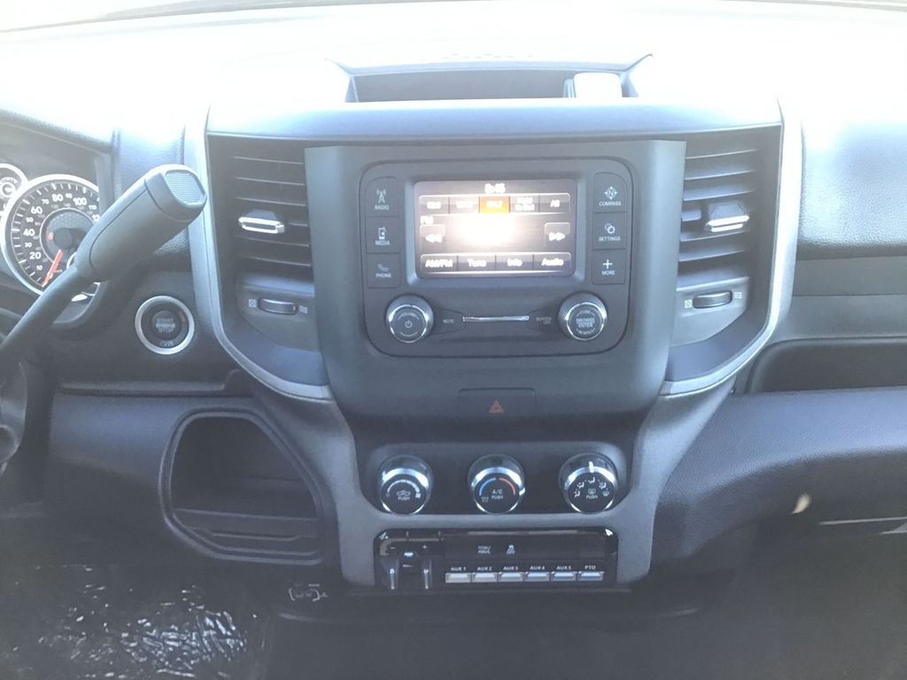 2024 RAM 3500 Chassis Tradesman - Photo 14