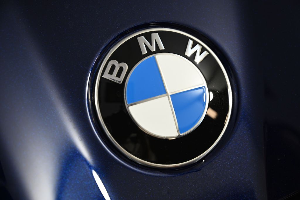 Thumbnail: 2026 BMW 5 Series - 13