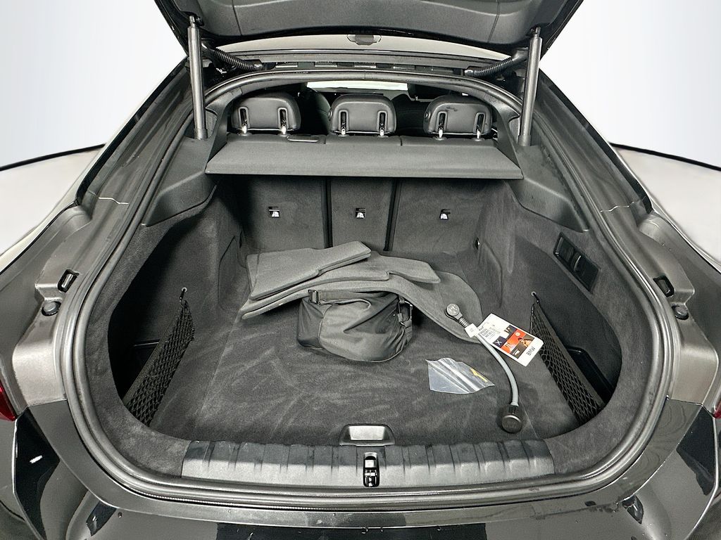 Thumbnail: 2022 BMW i4 - 27