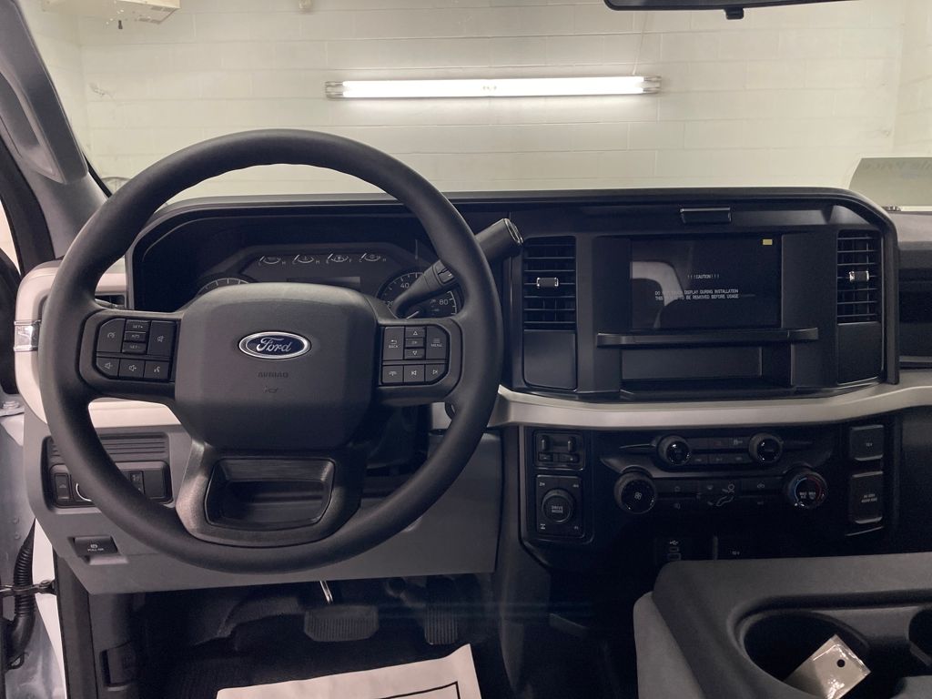 2025 Ford F-250 XL photo 6