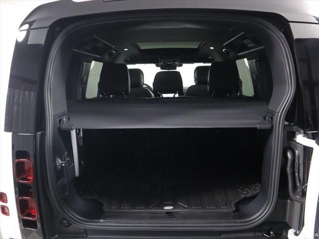 Thumbnail: 2025 Land Rover Defender - 30