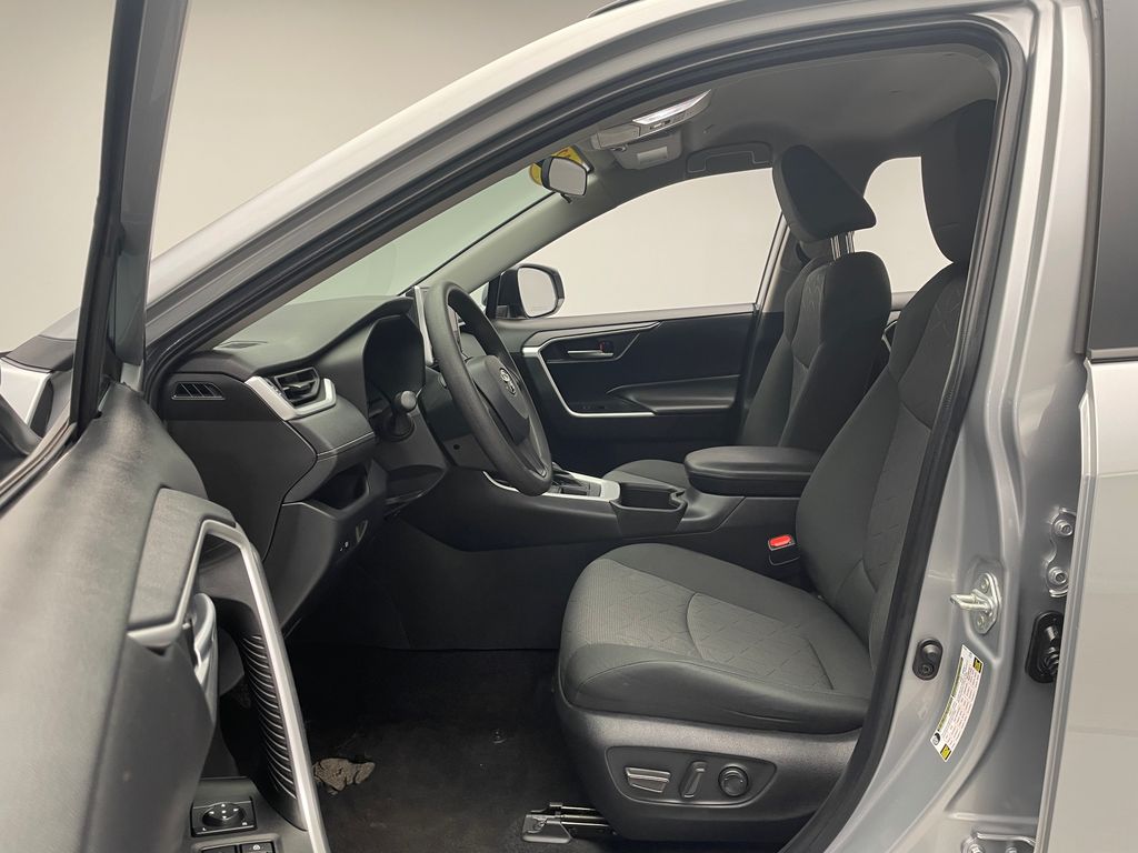 2023 Toyota RAV4 XLE 12