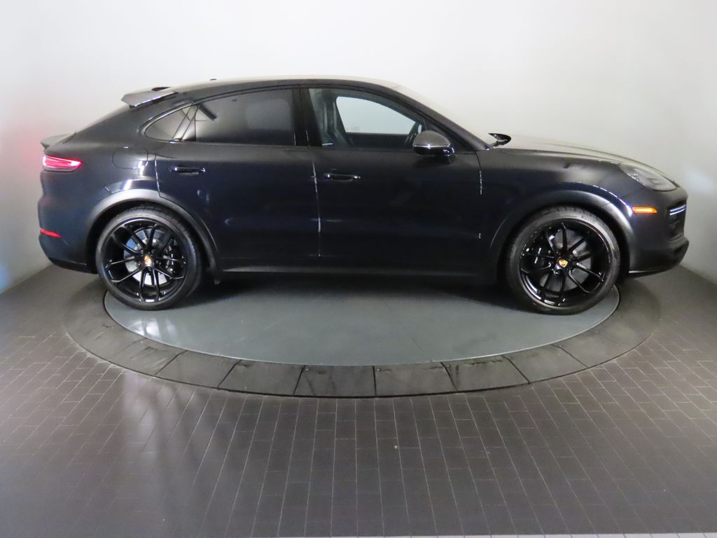 Thumbnail: 2022 Porsche  - 8