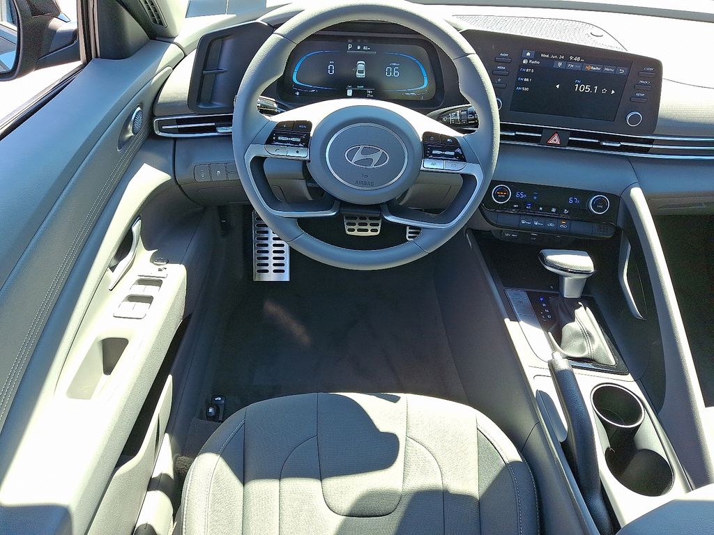 2026 Hyundai Elantra — photo 12