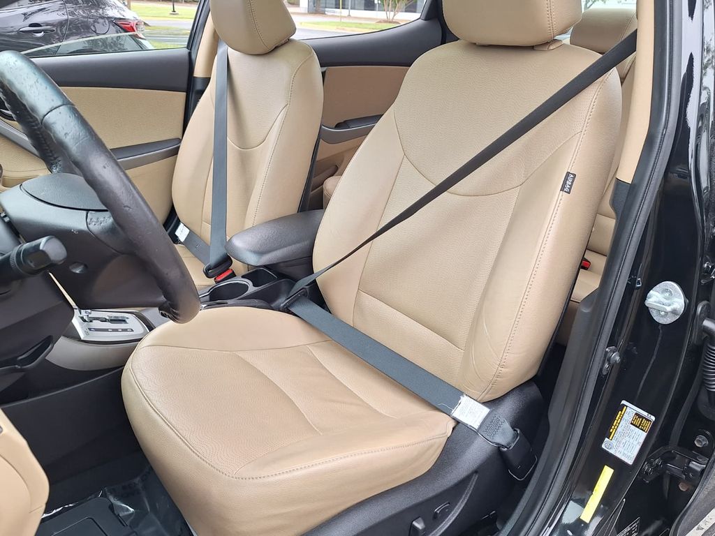 Thumbnail: 2013 Hyundai Elantra - 17