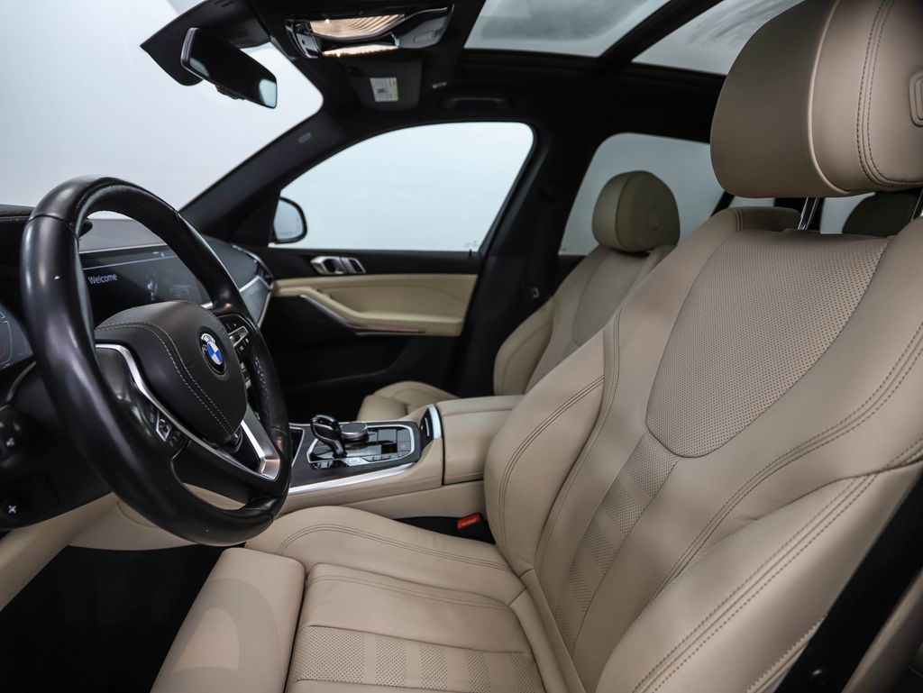 Thumbnail: 2022 BMW X5 - 11