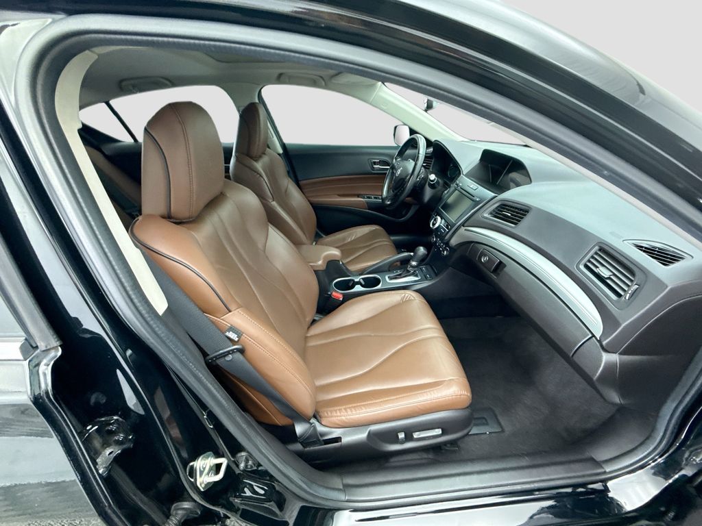 Thumbnail: 2020 Acura ILX - 18