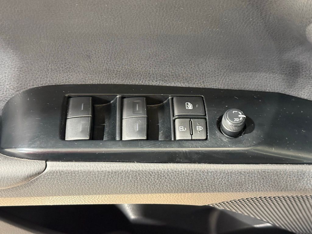 Thumbnail: 2025 Toyota Camry - 15