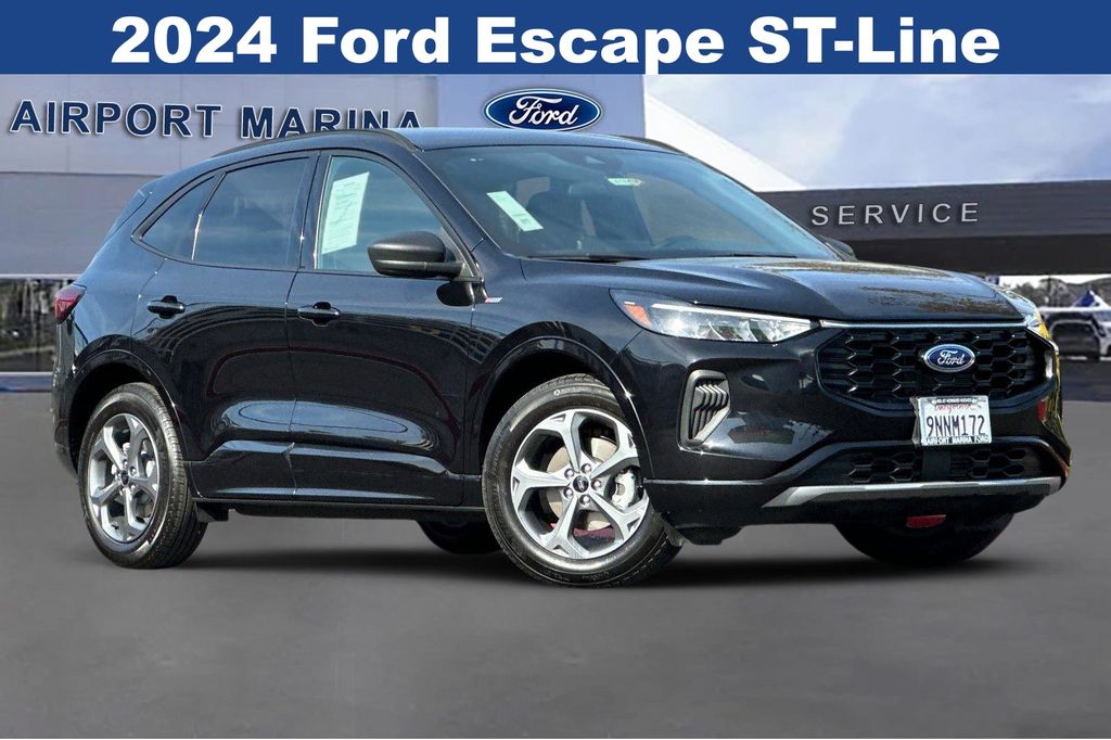 2024 Ford Escape ST-Line 2