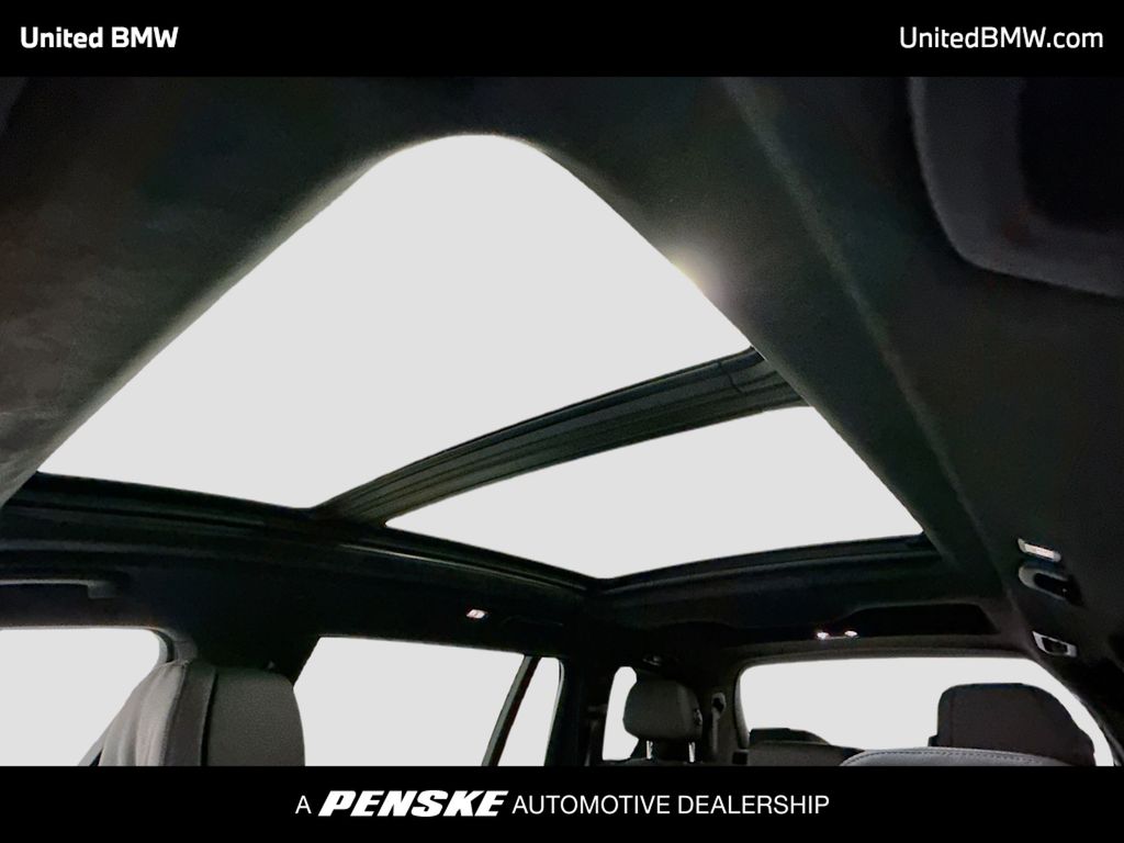 Thumbnail: 2025 BMW X7 - 12