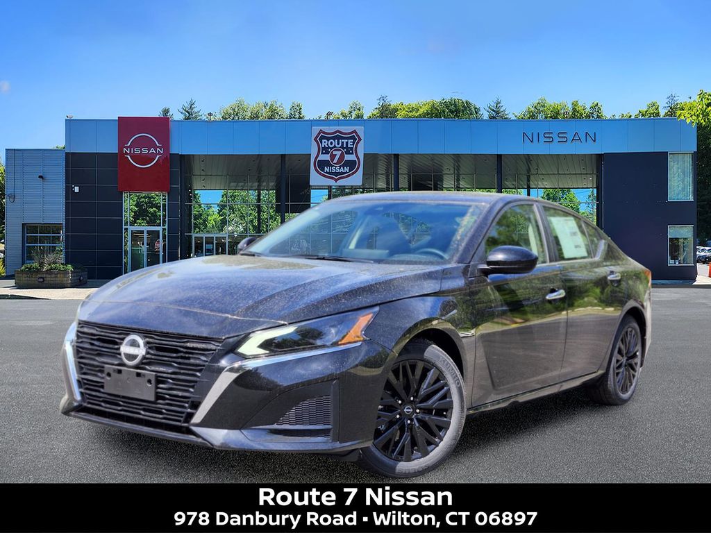 Super Black Clearcoat 2025 Nissan Altima 2.5 SV FWD Sedan Front-Wheel Drive Continuously Variable Transmission