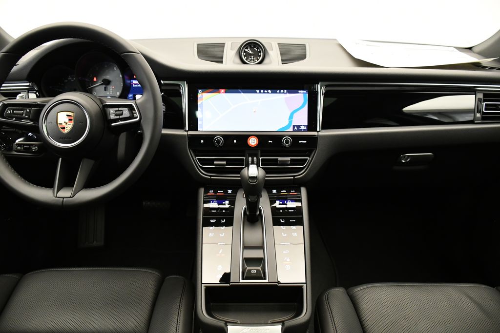 Thumbnail: 2026 Porsche Macan - 21