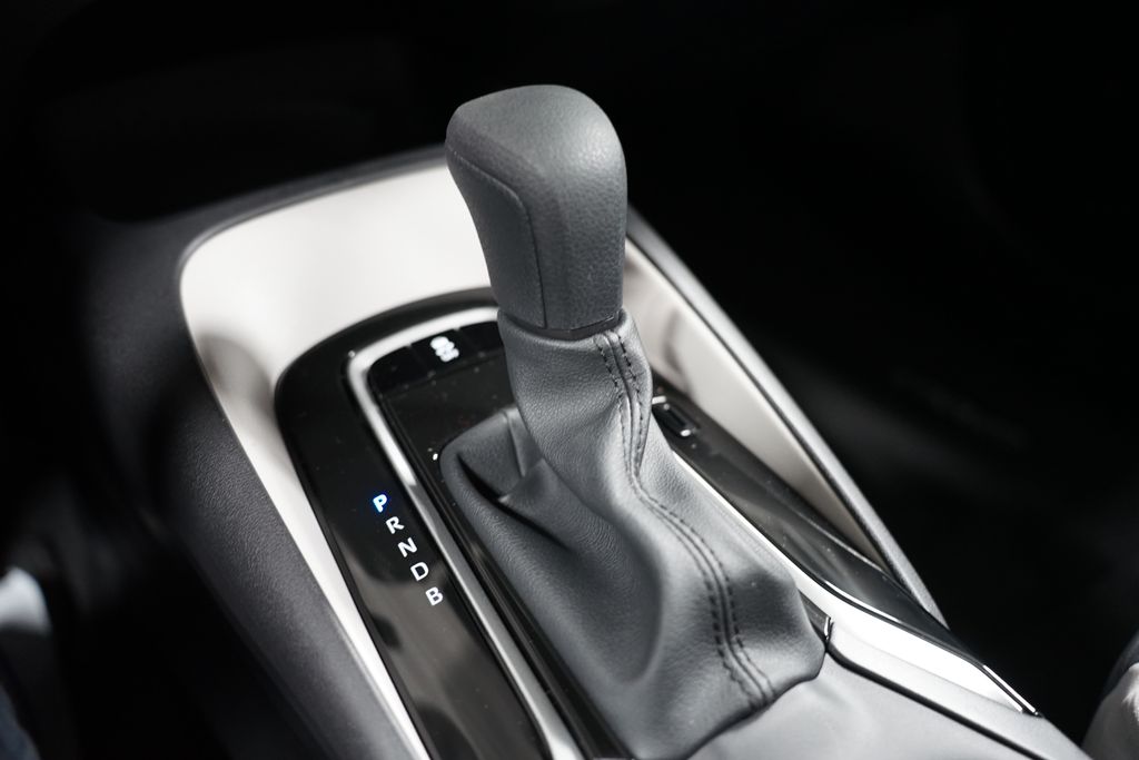 2025 Toyota Corolla LE 21