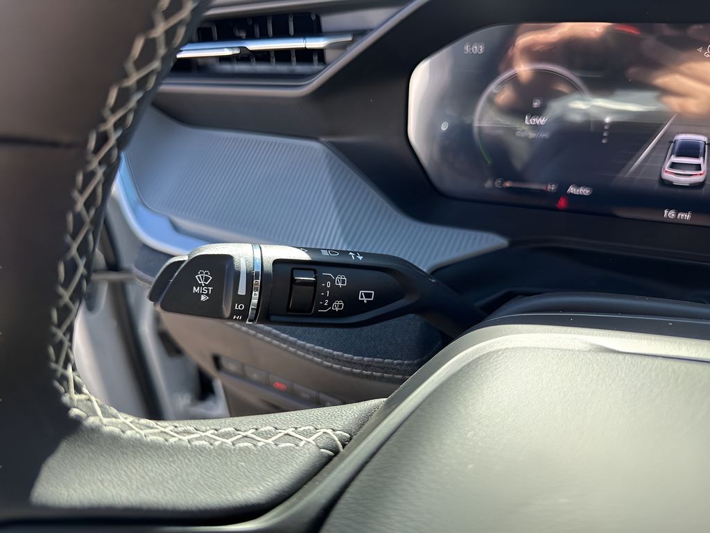 New 2026 White/off-white Jeep Laredo image 32