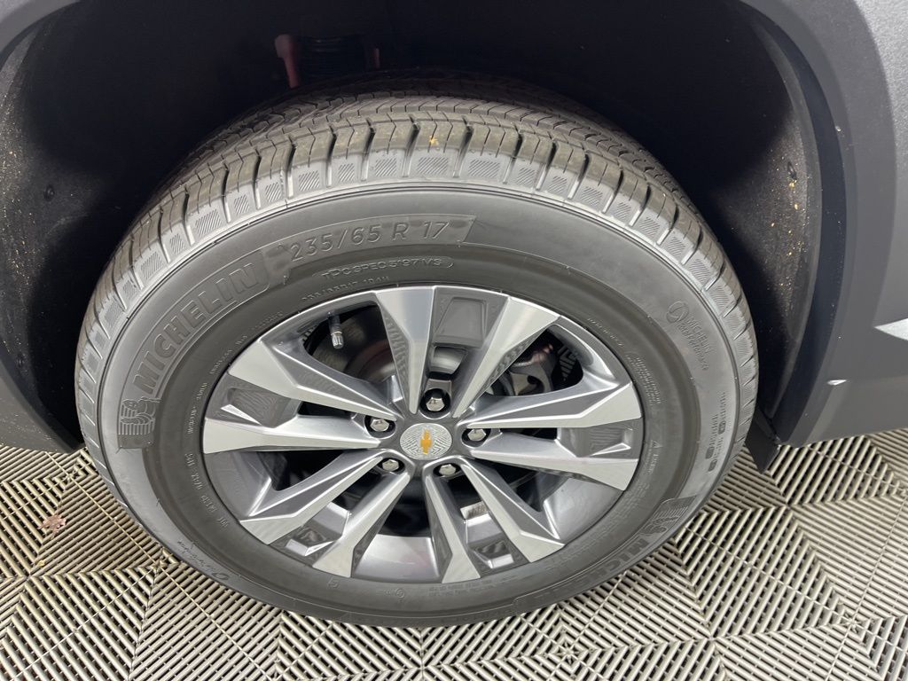 Thumbnail: 2026 Chevrolet Equinox - 16