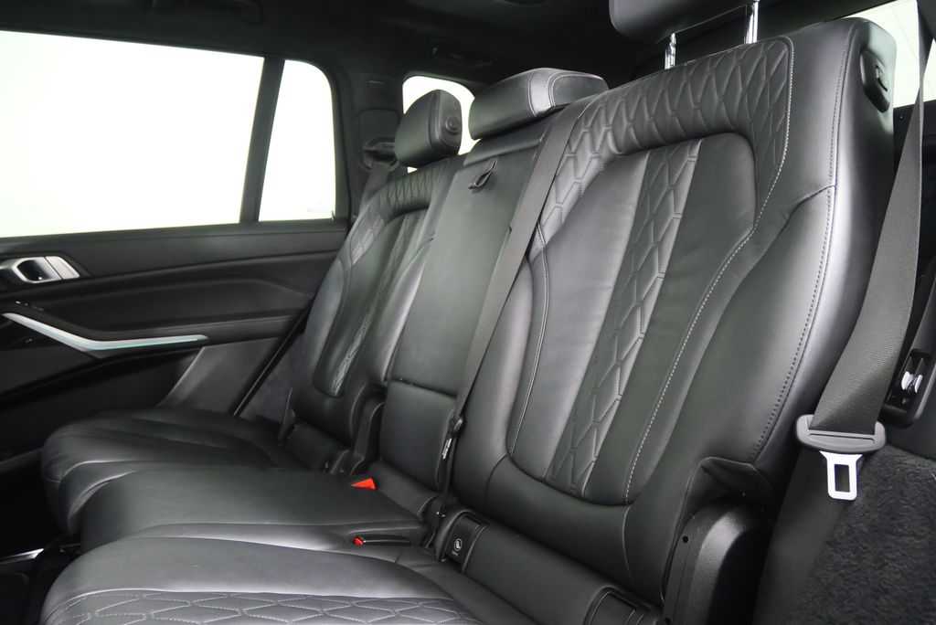 Thumbnail: 2020 BMW X7 - 16