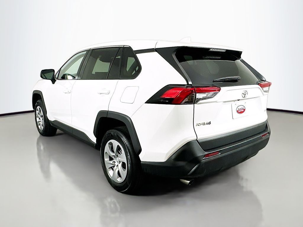 2022 Toyota RAV4 LE 7