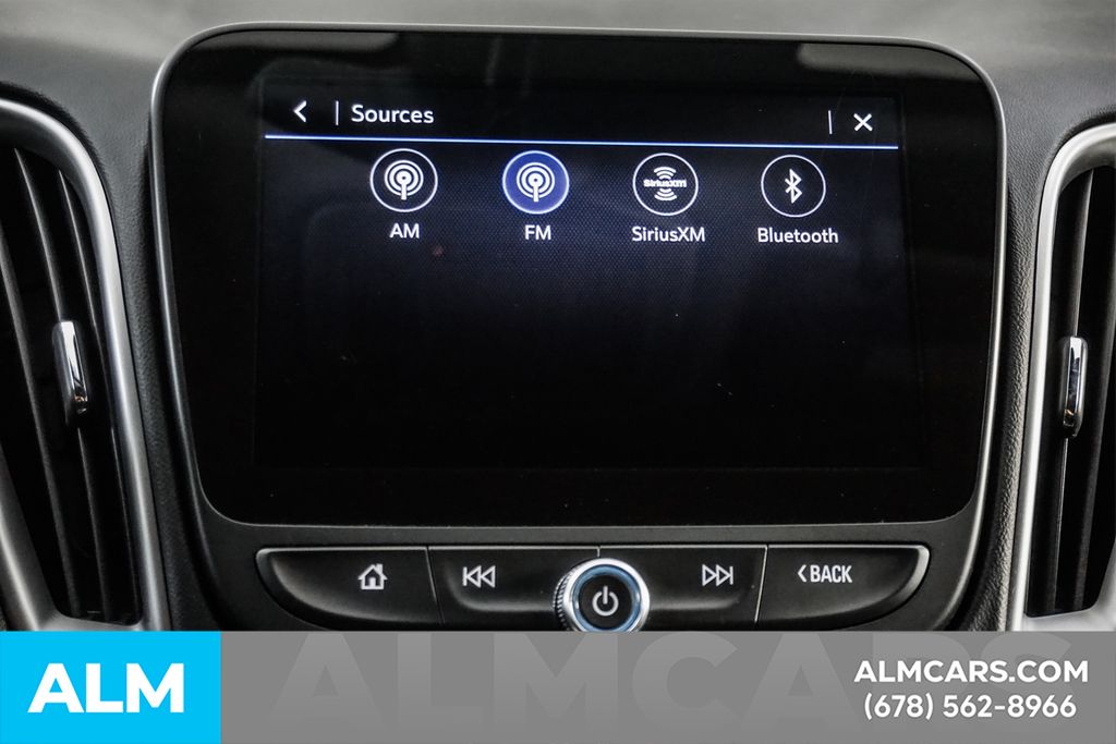 Used 2025 White Chevrolet LT image 35