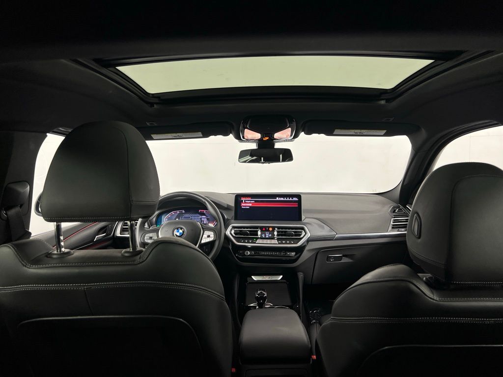 Thumbnail: 2025 BMW X4 - 29