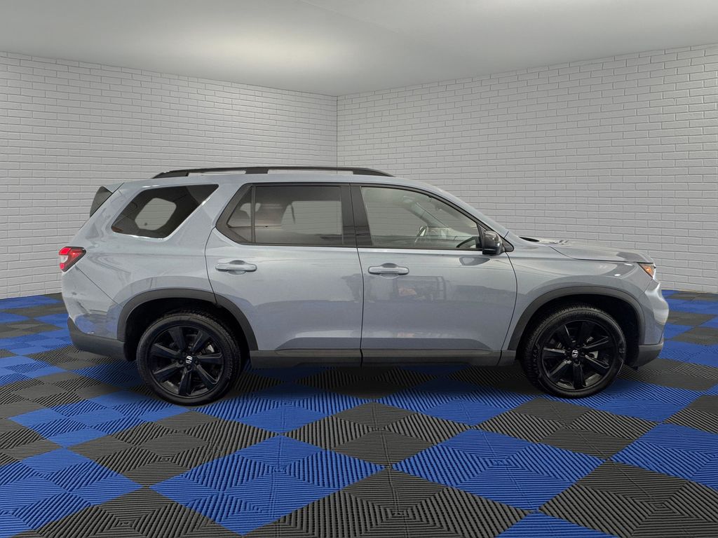 View vehicle photo 6