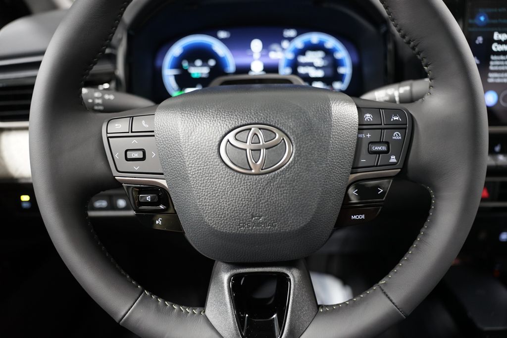 Thumbnail: 2025 Toyota Camry - 12