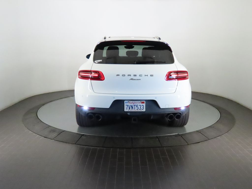 Thumbnail: 2017 Porsche Macan - 6