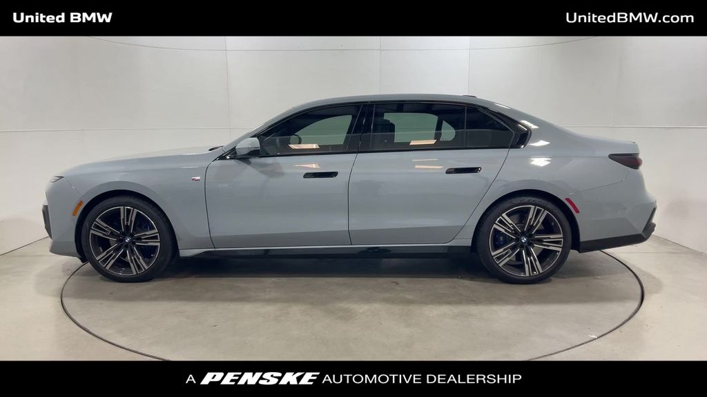 2025 BMW 7 Series 760i xDrive 5